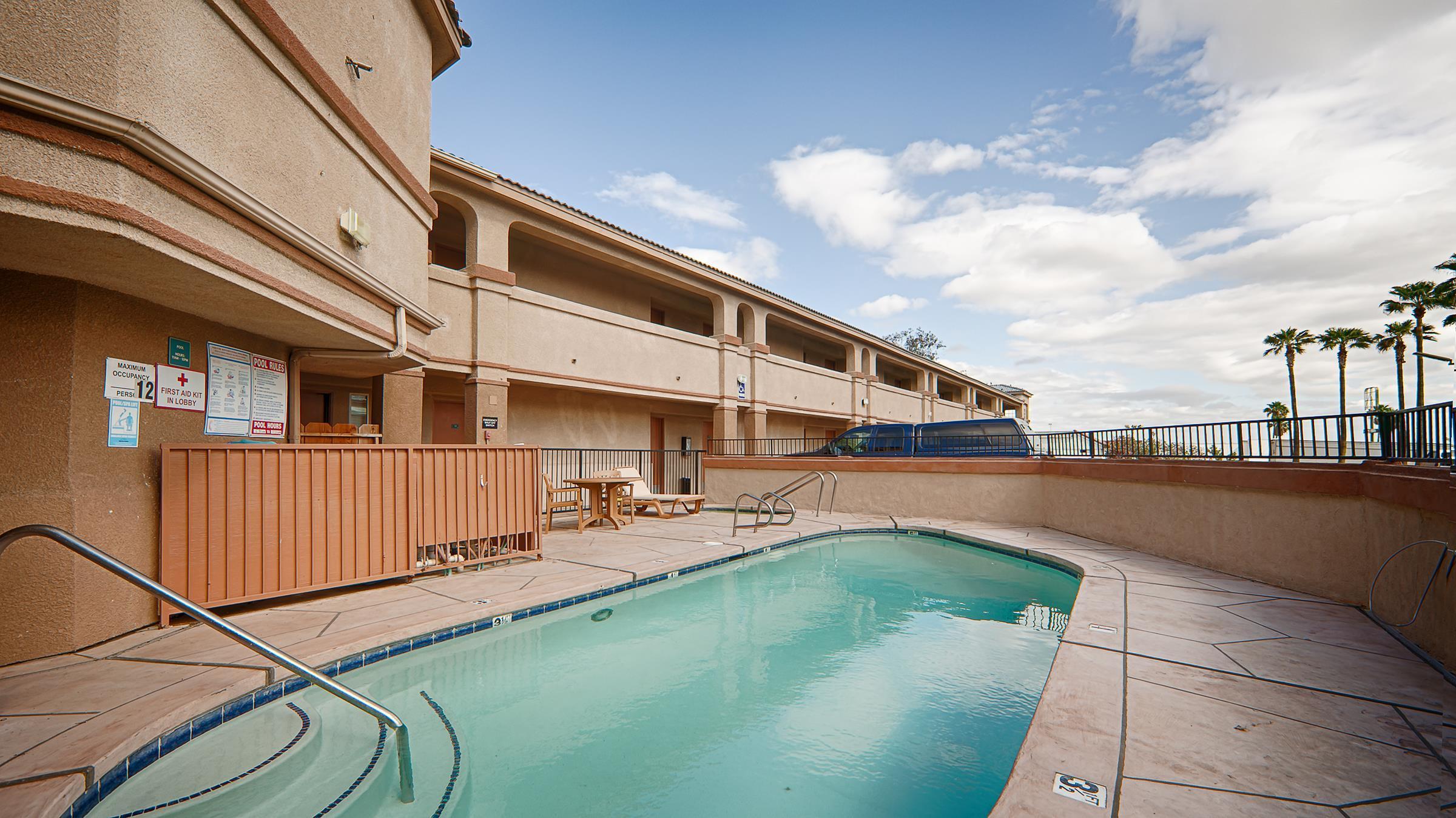 Best Western Kettleman City Inn & Suites Zewnętrze zdjęcie